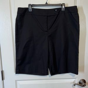 NWOT Ladies Black Dress Shorts Sz 18